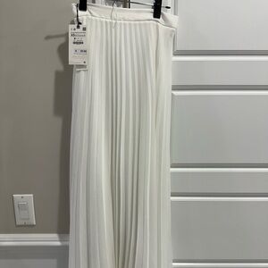 Zara White Pleated Skirt with Lining size XS women’s NWT